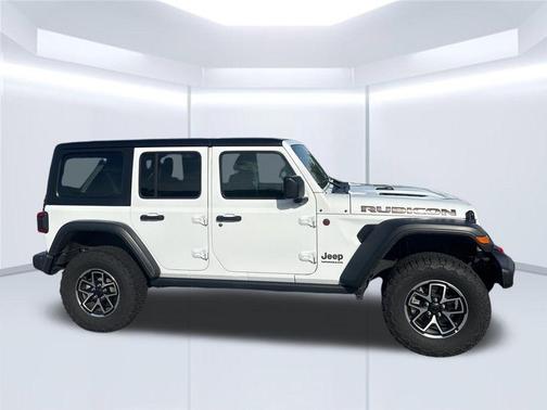 Bright White Clearcoat 2025 Jeep Wrangler Rubicon