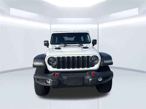 Bright White Clearcoat 2025 Jeep Wrangler Rubicon