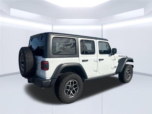 Bright White Clearcoat 2025 Jeep Wrangler Rubicon