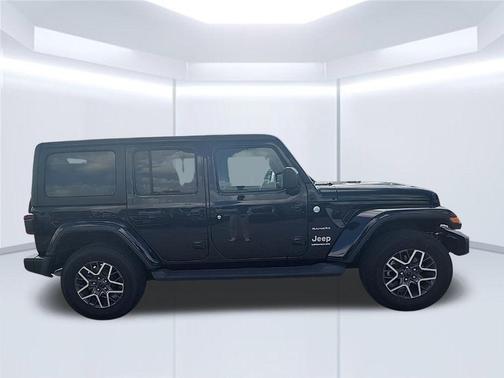 Black Clearcoat 2024 Jeep Wrangler 4-Door Sahara