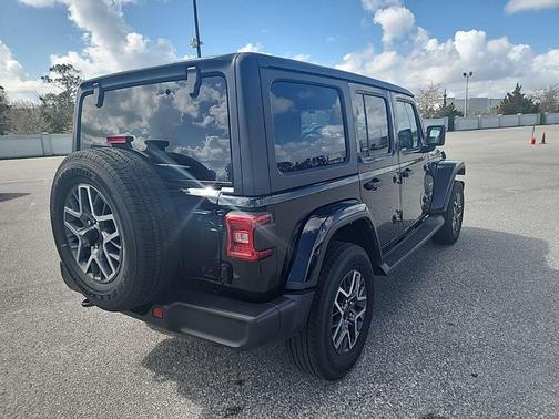 2024 Jeep Wrangler 4-Door Sahara