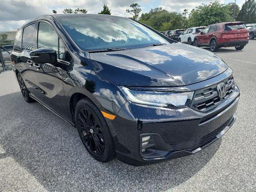 Crystal Black Pearl 2025 Honda Odyssey Sport-L