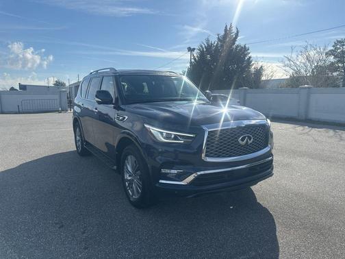 2024 INFINITI QX80 Luxe