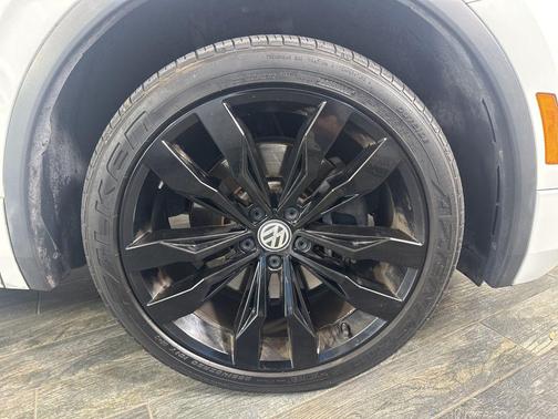 2020 Volkswagen Tiguan 2.0T SE R-Line Black