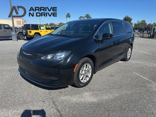 2024 Chrysler Voyager LX