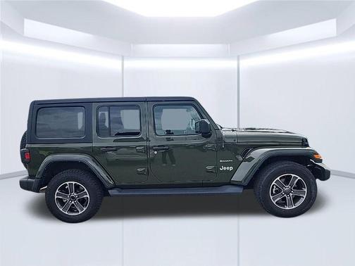 Sarge Green Clearcoat 2023 Jeep Wrangler 4-Door Sahara