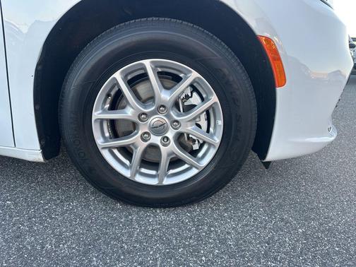 2025 Chrysler Pacifica L