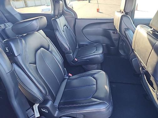 2025 Chrysler Pacifica L