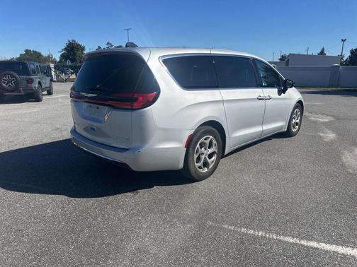 2024 Chrysler Pacifica Limited