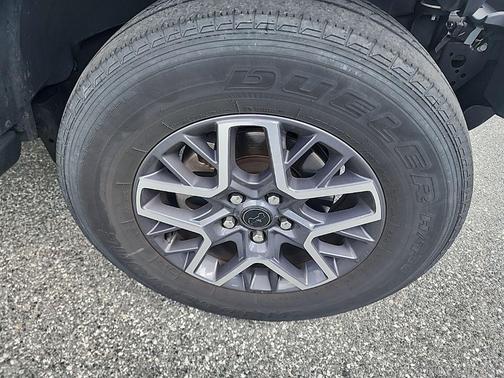 Hydro Blue Pearlcoat 2024 Jeep Wrangler 4-Door Sahara