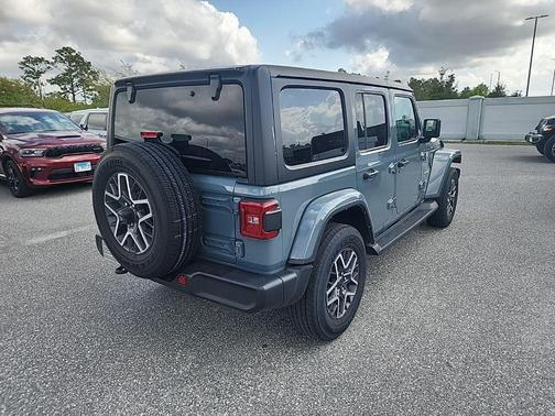 Hydro Blue Pearlcoat 2024 Jeep Wrangler 4-Door Sahara
