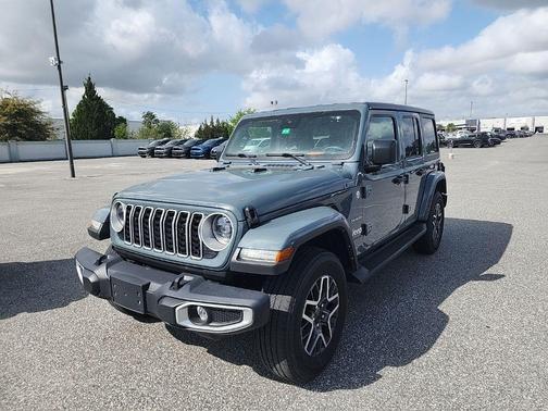 Hydro Blue Pearlcoat 2024 Jeep Wrangler 4-Door Sahara