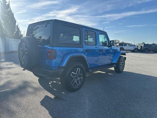 2024 Jeep Wrangler 4-Door Sahara