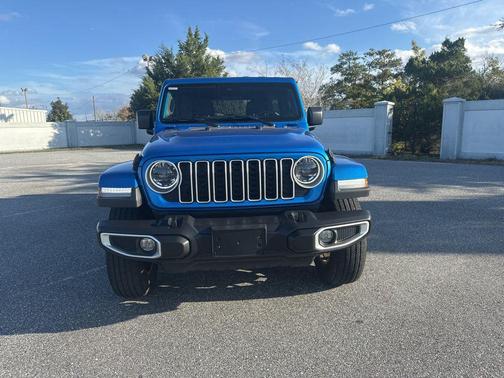 2024 Jeep Wrangler 4-Door Sahara