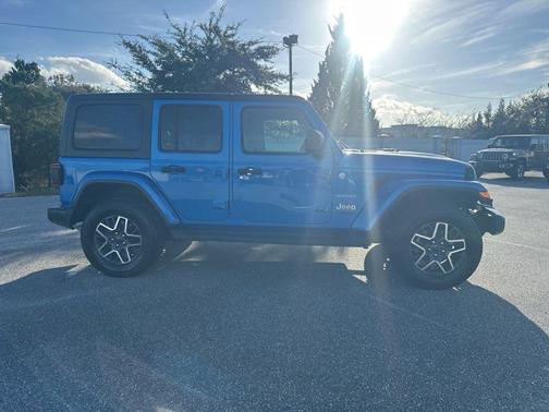 2024 Jeep Wrangler 4-Door Sahara