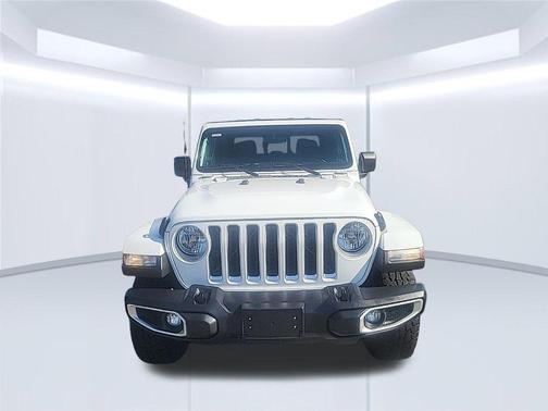 Bright White Clearcoat 2022 Jeep Gladiator Overland