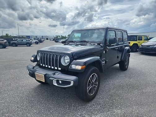 Black Clearcoat 2023 Jeep Wrangler 4-Door Sahara