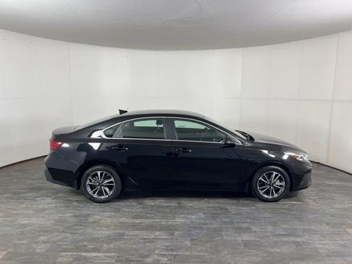 2024 Kia Forte EX