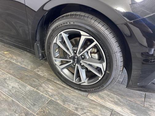 2024 Kia Forte EX