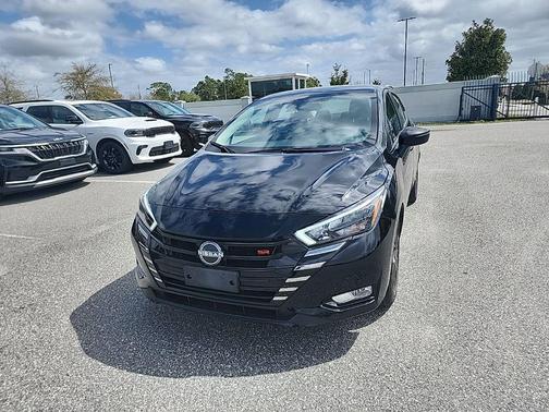 Super Black 2024 Nissan Versa 1.6 S