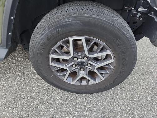 Sarge Green Clearcoat 2024 Jeep Wrangler 4-Door Sahara