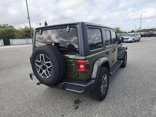 Sarge Green Clearcoat 2024 Jeep Wrangler 4-Door Sahara