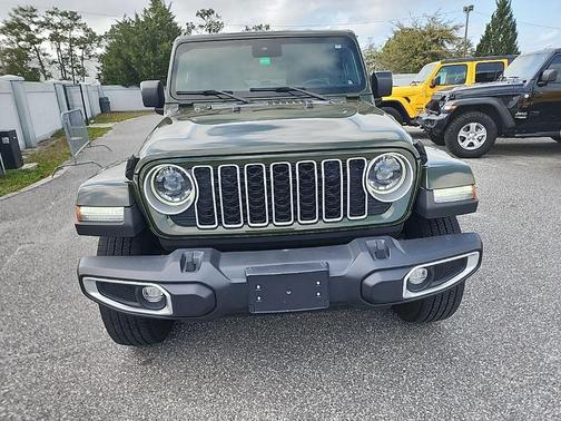 Sarge Green Clearcoat 2024 Jeep Wrangler 4-Door Sahara