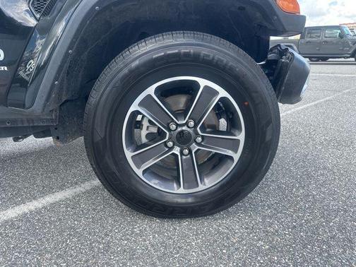 2023 Jeep Wrangler 4-Door Sahara