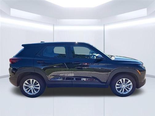 Mosaic Black Metallic 2023 Chevrolet Trailblazer LS