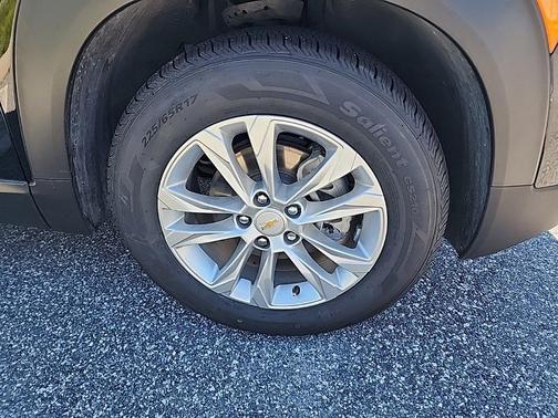 Mosaic Black Metallic 2023 Chevrolet Trailblazer LS