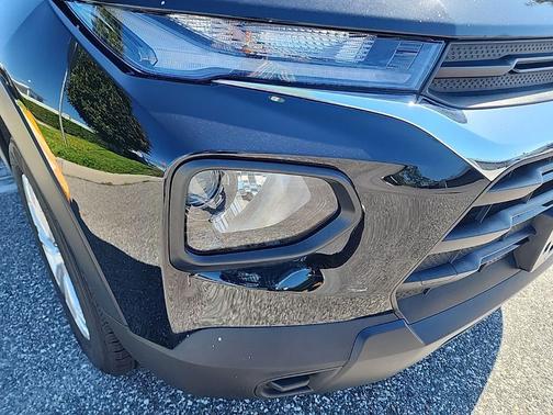 Mosaic Black Metallic 2023 Chevrolet Trailblazer LS