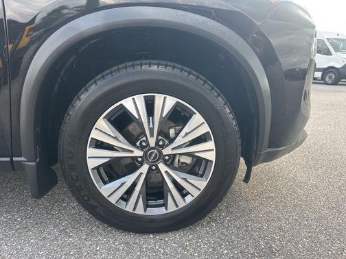 Super Black 2023 Nissan Rogue SV