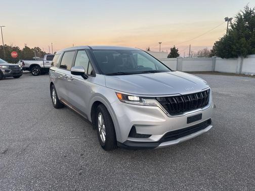 2022 Kia Carnival LX