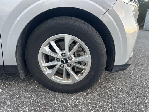 2022 Kia Carnival LX