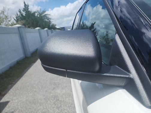 Star White Metallic Tri-Coat 2026 Ford Explorer Active