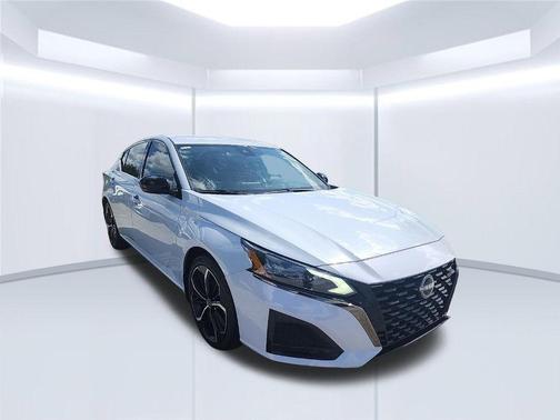 Gray Sky Pearl 2023 Nissan Altima SR FWD