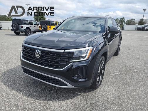 2025 Volkswagen Atlas Cross Sport 2.0T SE w/Technology