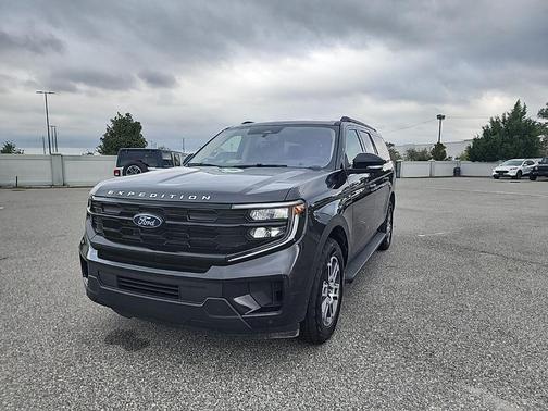 Gray Metallic 2025 Ford Expedition Max Active 4x4