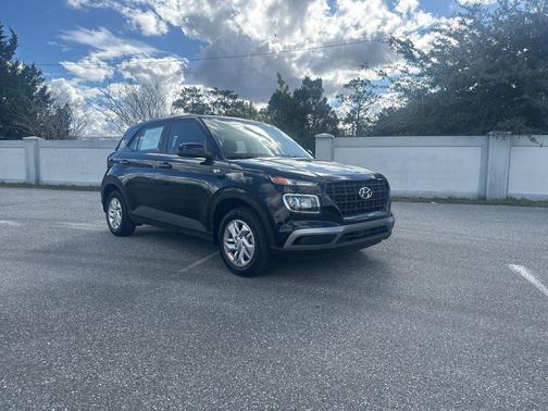 2024 Hyundai VENUE SE