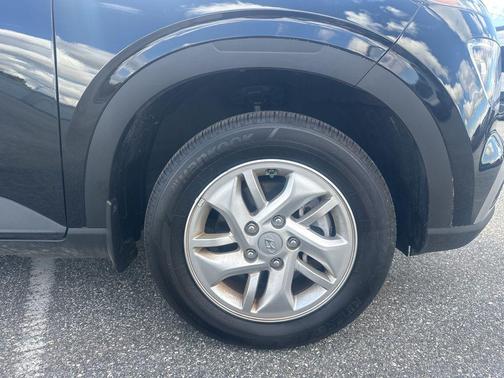 2024 Hyundai VENUE SE