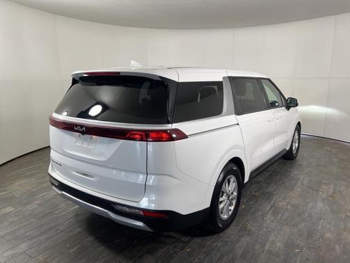 2022 Kia Carnival LX