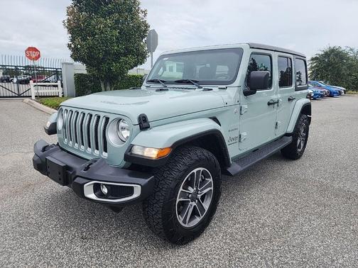 Sarge Green Clearcoat 2023 Jeep Wrangler 4-Door Sahara