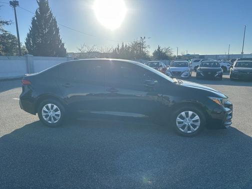 Midnight Black Metallic 2024 Toyota Corolla SE