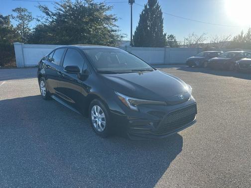 Midnight Black Metallic 2024 Toyota Corolla SE