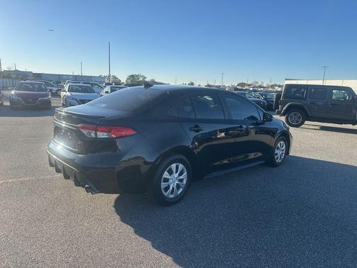 Midnight Black Metallic 2024 Toyota Corolla SE