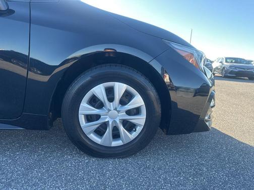 Midnight Black Metallic 2024 Toyota Corolla SE