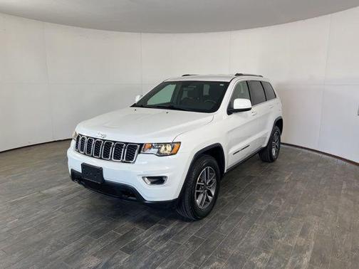 Bright White Clearcoat 2021 Jeep Grand Cherokee Laredo