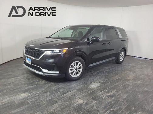 2022 Kia Carnival LX