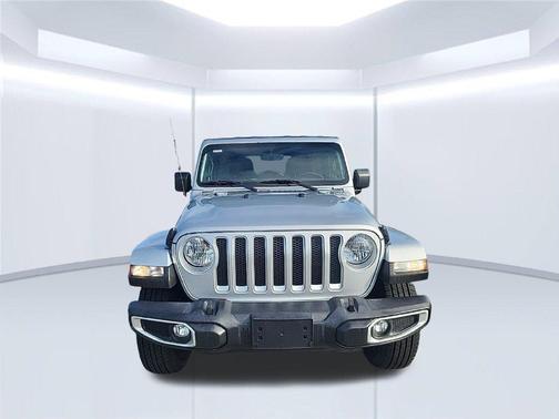 Silver Zynith Clearcoat 2023 Jeep Wrangler 4-Door Sahara