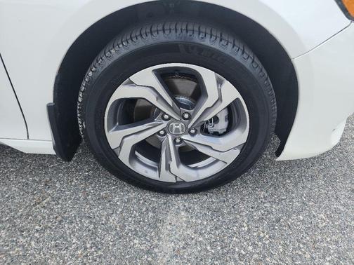 Platinum White Pearl 2018 Honda Accord EX-L 2.0T